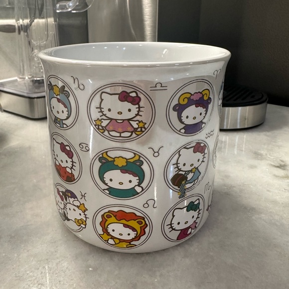 Hello Kitty Faces Mug - Picture 2 of 5
